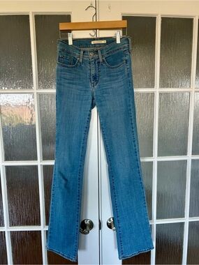 💙 Levi’s Blue Stretch Bootcut Jeans